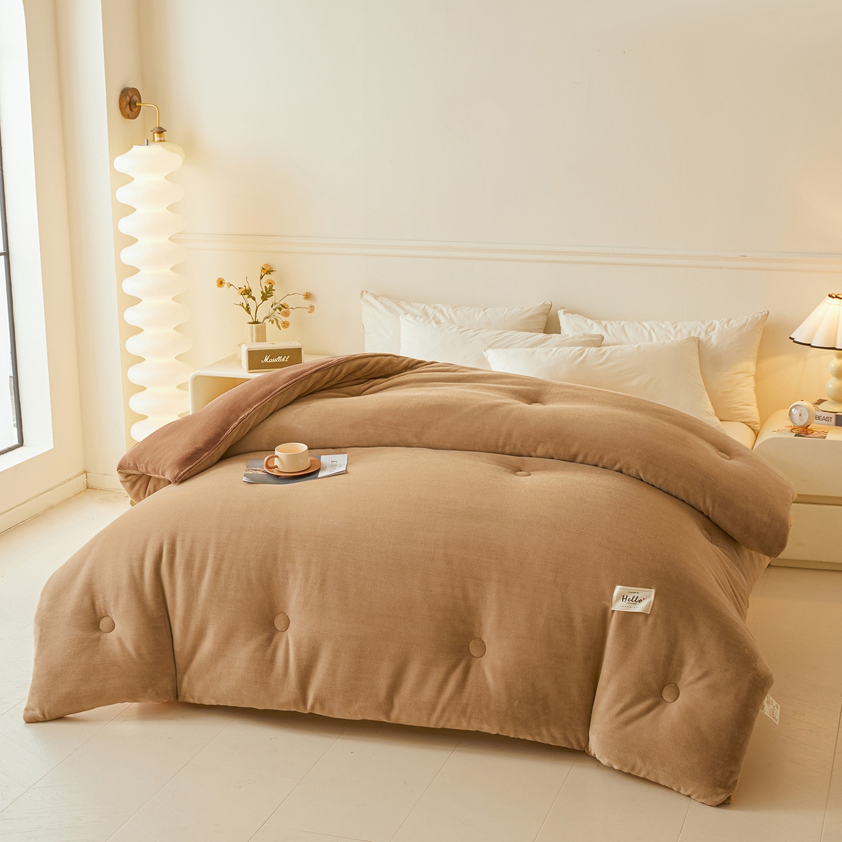 91家纺网 家纺一手货源 找家纺 鑫佰利 2025新款柔暖纯色牛奶绒冬被被子被芯 咖驼双拼