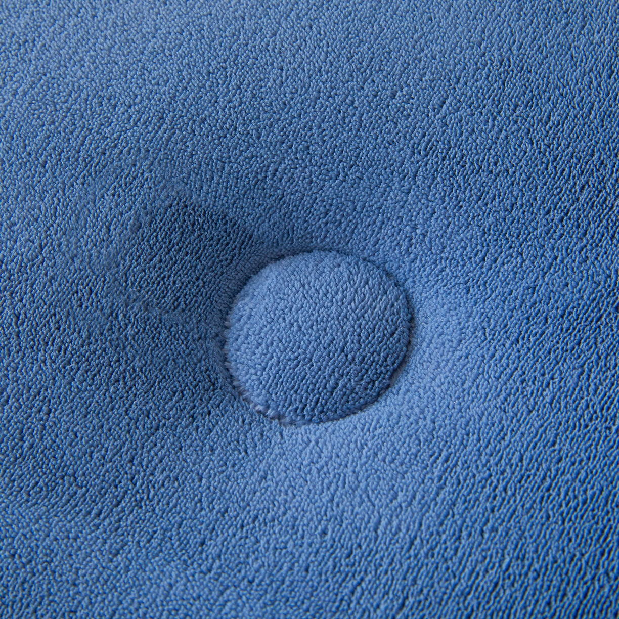 91家纺网 家纺一手货源 找家纺 鑫佰利 2025新款柔暖纯色牛奶绒冬被被子被芯 蓝灰双拼