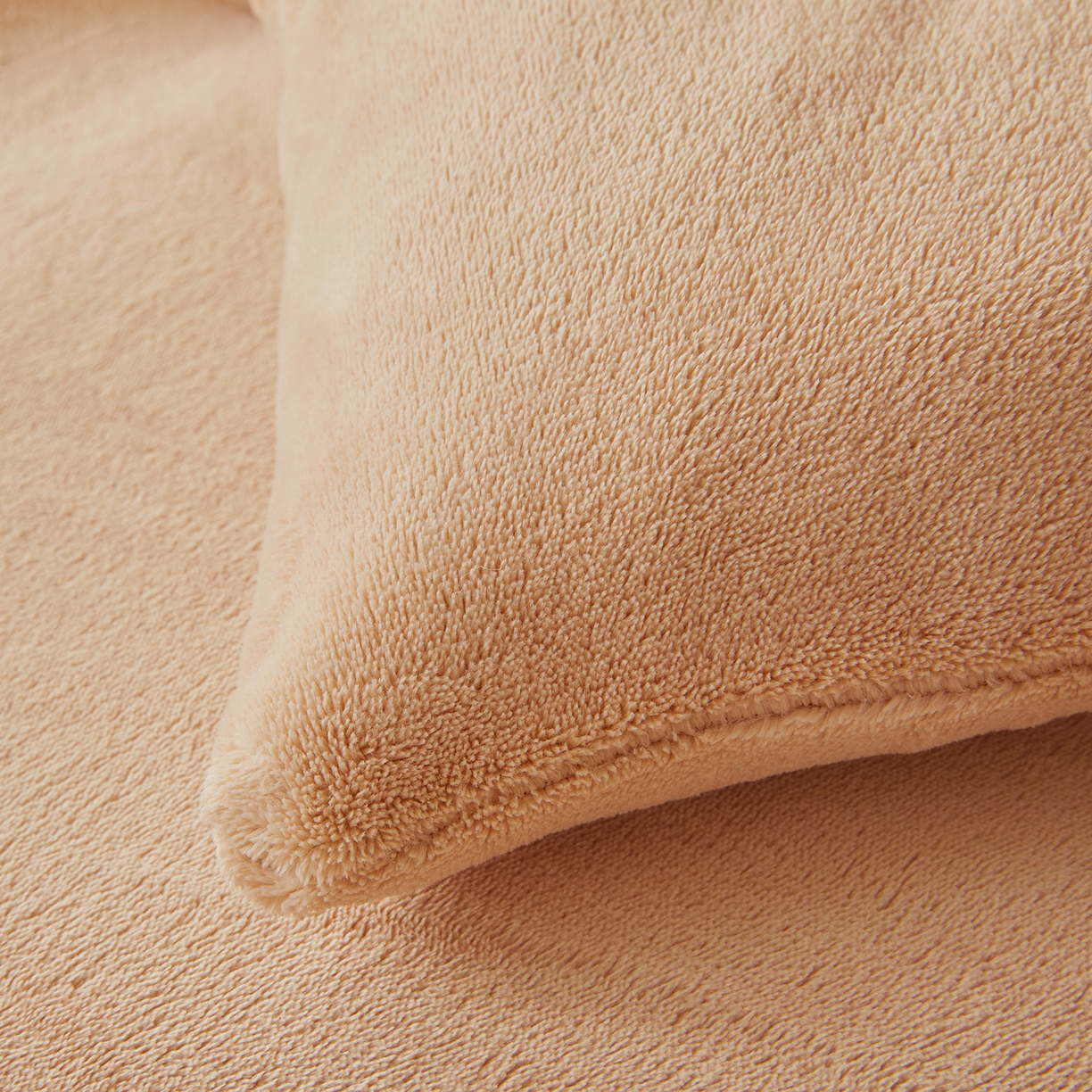 91家纺网 家纺一手货源 找家纺 鑫佰利 2025新款柔暖纯色牛奶绒冬被被子被芯 奶驼色