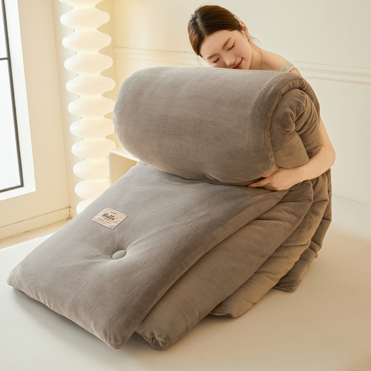 91家纺网 家纺一手货源 找家纺 鑫佰利 2025新款柔暖纯色牛奶绒冬被被子被芯 星灰