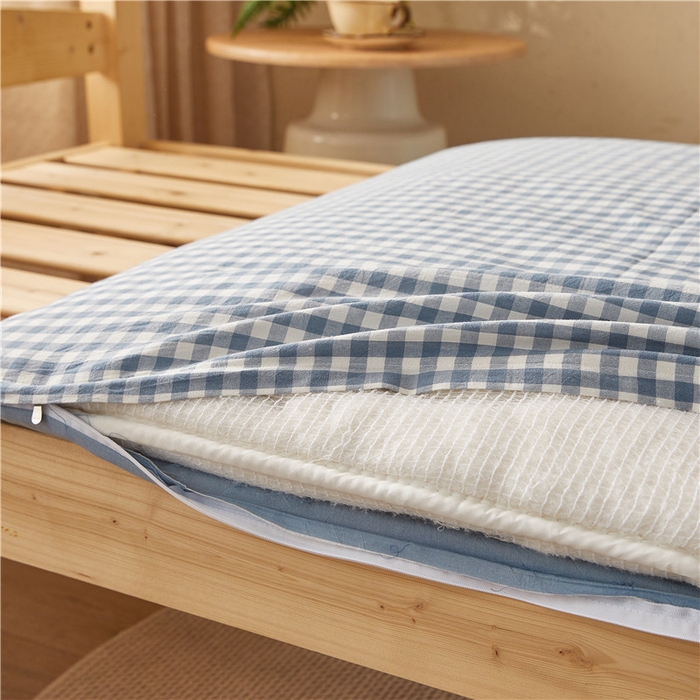 91家纺网 家纺一手货源 找家纺 悠米悠家 2025新款新疆棉花学生款可拆洗床垫 蓝小格
