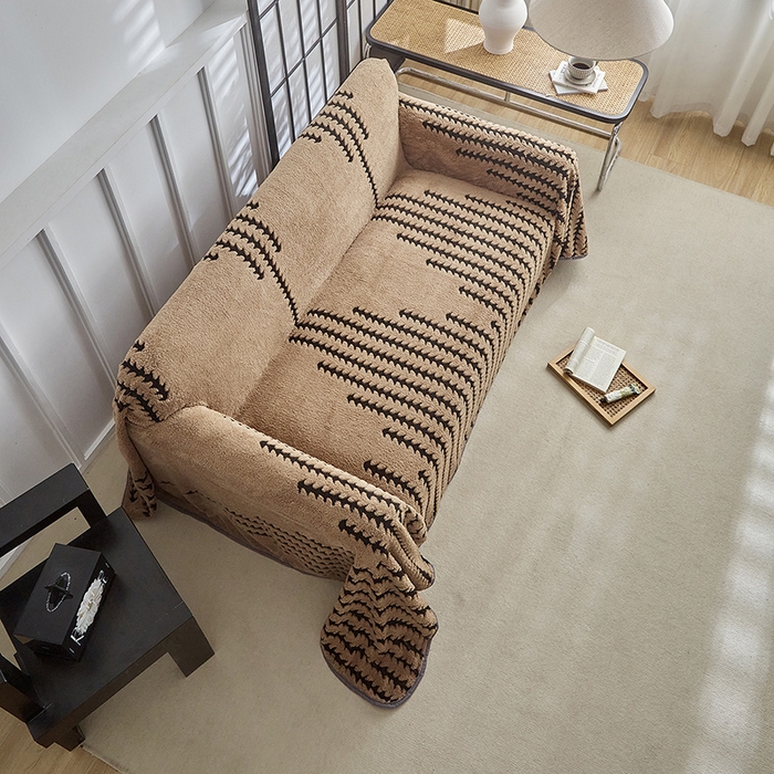 91家纺网 家纺一手货源 找家纺 温宁家纺 2025新款步步高沙发巾 沙发巾-步步高咖色