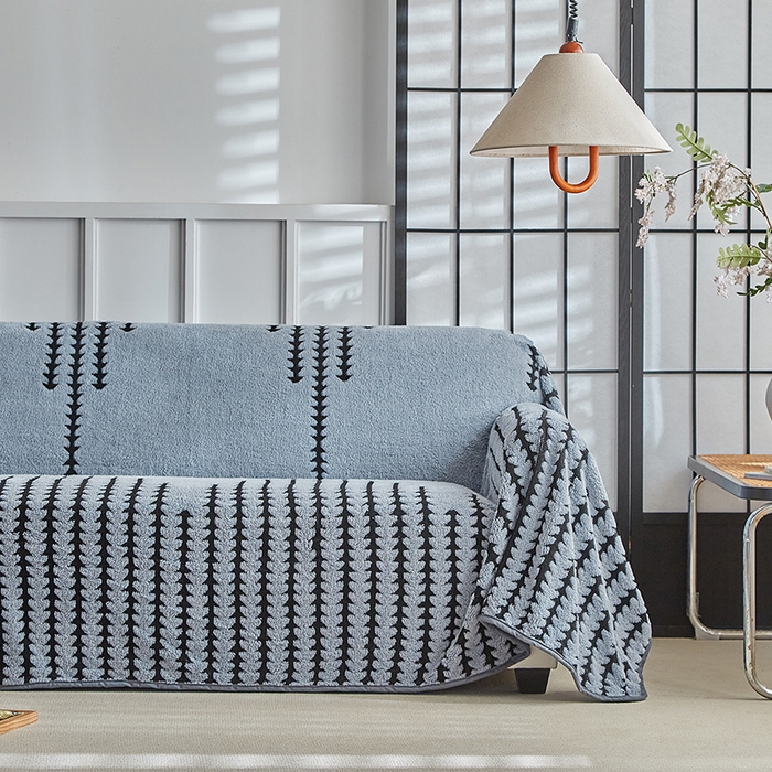 91家纺网 家纺一手货源 找家纺 温宁家纺 2025新款步步高沙发巾 沙发巾-步步高雾蓝