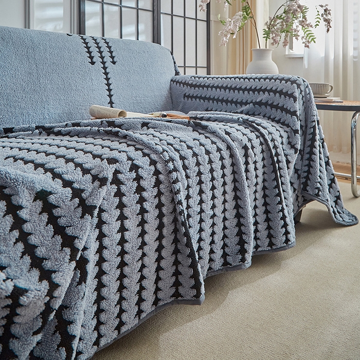 91家纺网 家纺一手货源 找家纺 温宁家纺 2025新款步步高沙发巾 沙发巾-步步高雾蓝