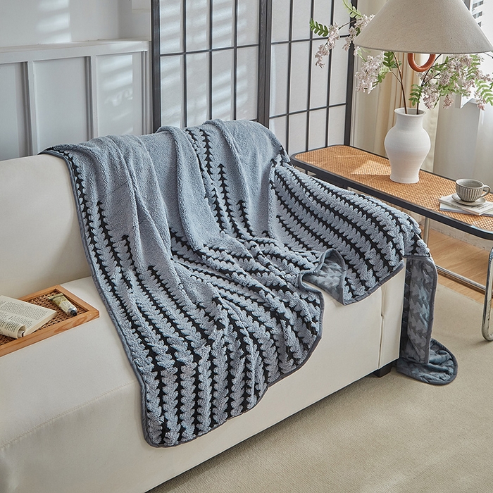 91家纺网 家纺一手货源 找家纺 温宁家纺 2025新款步步高沙发巾 沙发巾-步步高雾蓝