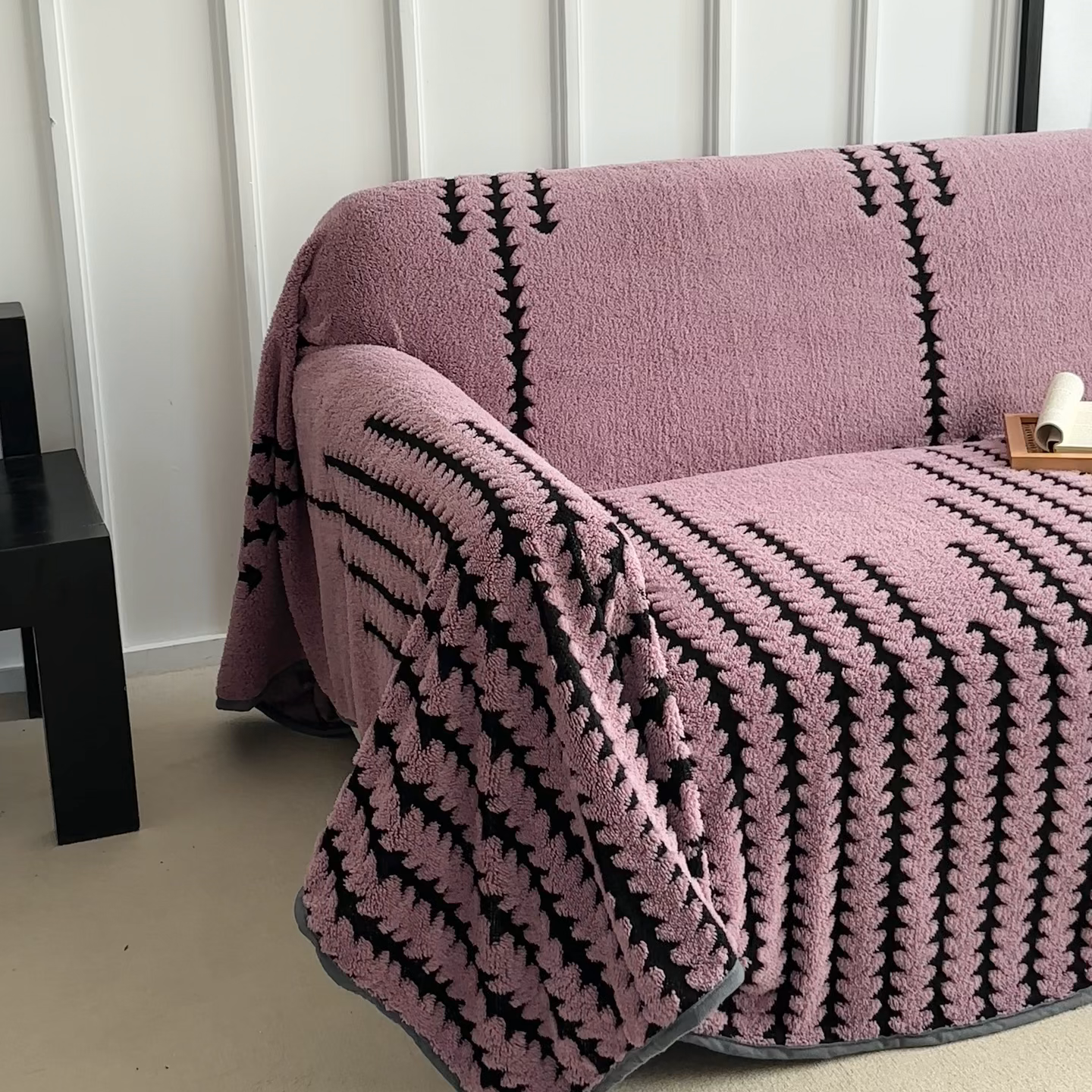 91家纺网 家纺一手货源 找家纺 温宁家纺 2025新款步步高沙发巾 沙发巾-步步高香芋紫