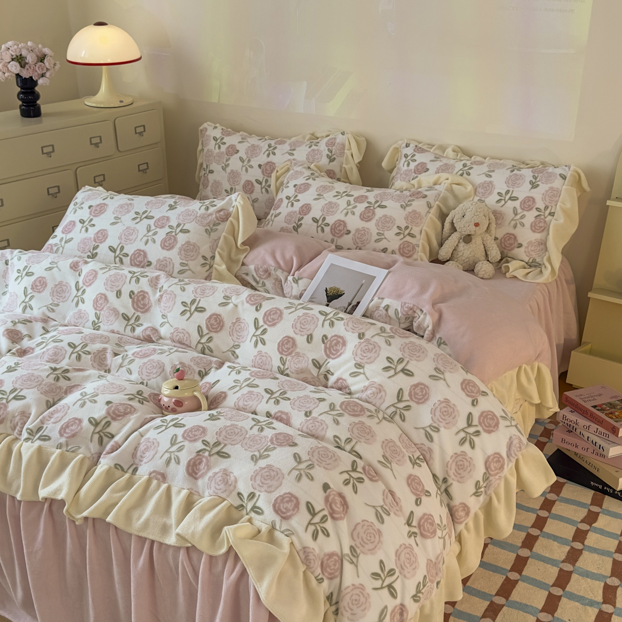 91家纺网 家纺一手货源 找家纺 （总）KA家纺 2025新款秋冬床裙款着色烂花立体雕花牛奶绒四件套