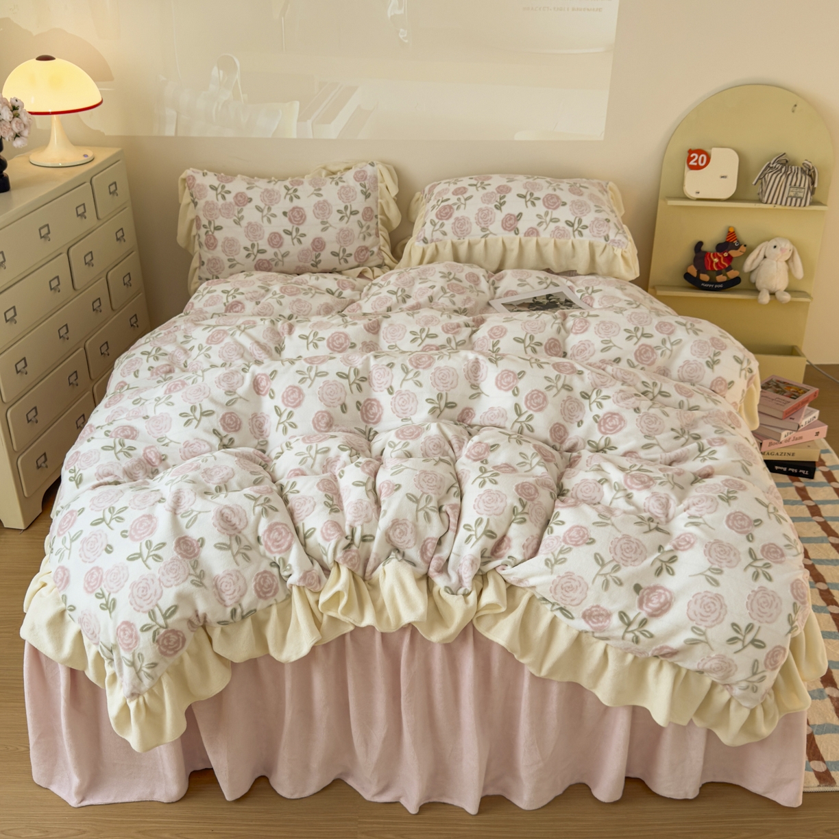 91家纺网 家纺一手货源 找家纺 KA家纺 2025新款秋冬床裙款着色烂花立体雕花牛奶绒四件套 爱莎粉