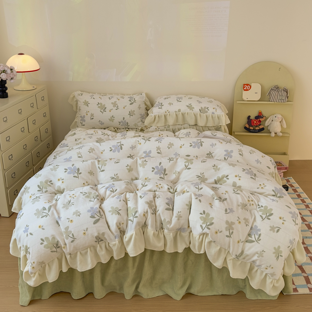 91家纺网 家纺一手货源 找家纺 KA家纺 2025新款秋冬床裙款着色烂花立体雕花牛奶绒四件套 邂逅