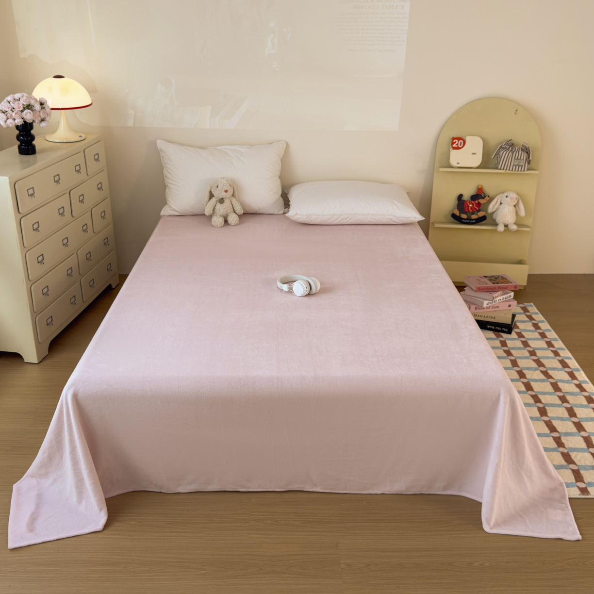 91家纺网 家纺一手货源 找家纺 KA家纺 2025新款秋冬床裙款着色烂花立体雕花牛奶绒四件套 安妮粉