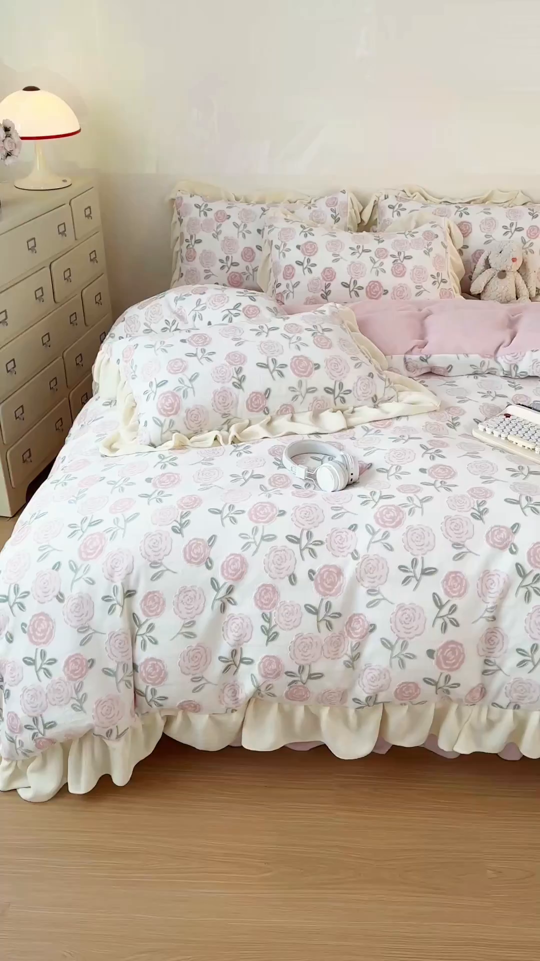 91家纺网 家纺一手货源 找家纺 （总）KA家纺 2025新款秋冬床裙款着色烂花立体雕花牛奶绒四件套