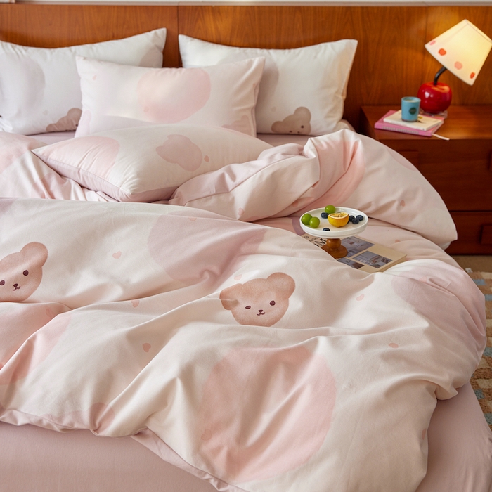 91家纺网 家纺一手货源 找家纺 千朵森 2025 新品 全棉磨毛卡通四件套（塞伦） 塞伦-粉雾熊