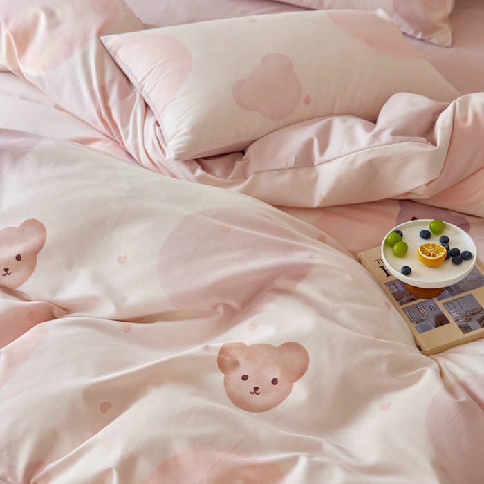 91家纺网 家纺一手货源 找家纺 千朵森 2025 新品 全棉磨毛卡通四件套（塞伦） 塞伦-粉雾熊