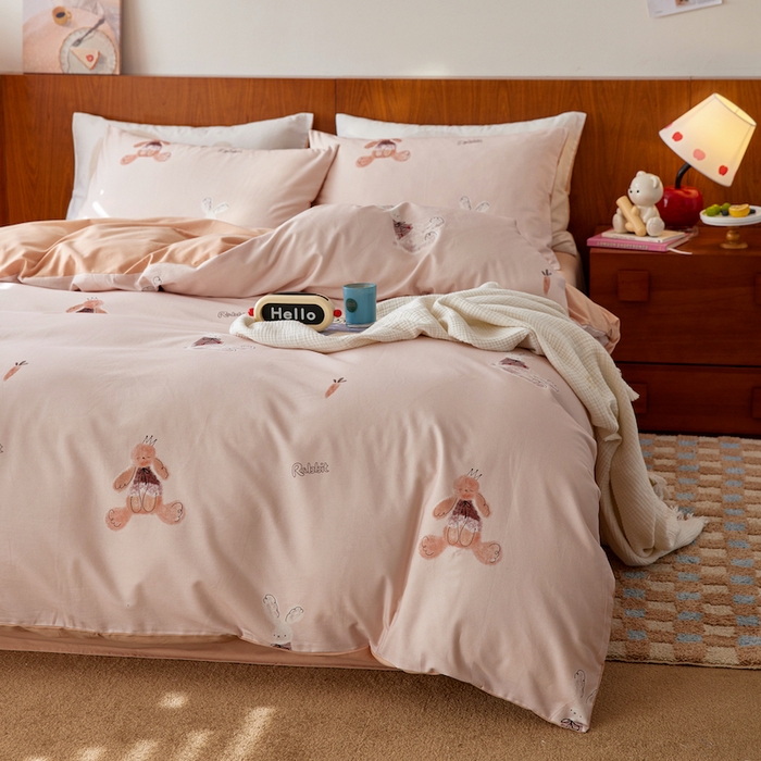 91家纺网 家纺一手货源 找家纺 千朵森 2025 新品 全棉磨毛卡通四件套（塞伦） 塞伦-甜兔旅