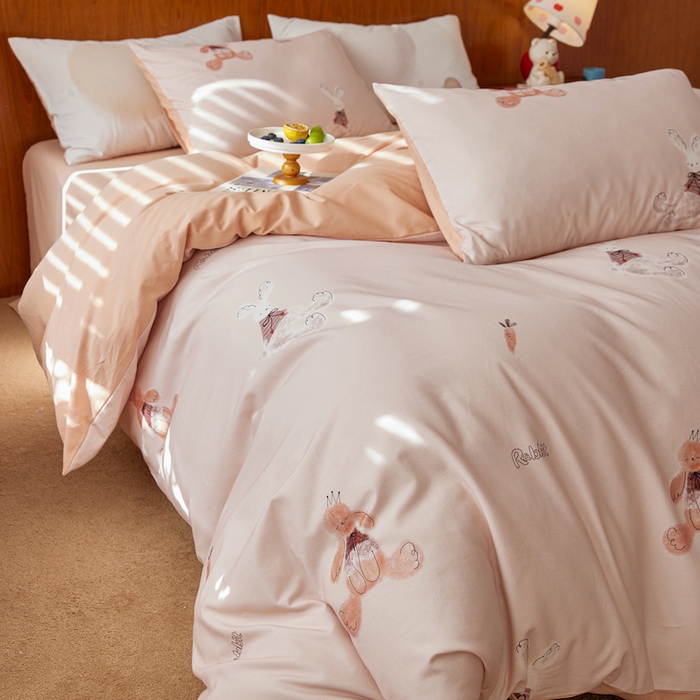 91家纺网 家纺一手货源 找家纺 千朵森 2025 新品 全棉磨毛卡通四件套（塞伦） 塞伦-甜兔旅