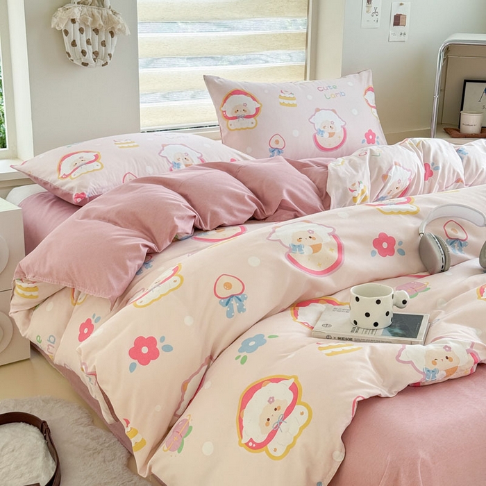 91家纺网 家纺一手货源 找家纺 可可家纺 2025新款印花卡通芦荟棉被套亲肤被罩单件小清新 蜜桃小羊