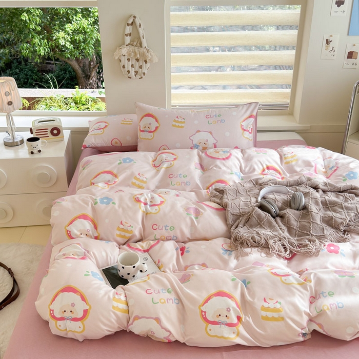 91家纺网 家纺一手货源 找家纺 可可家纺 2025新款印花卡通芦荟棉被套亲肤被罩单件小清新 蜜桃小羊