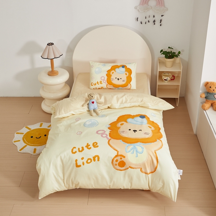 91家纺网 家纺一手货源 找家纺 （总）荷马之梦 2025新款A类全棉40s数码印花手绘风大版卡通儿童幼儿园套件-童画系列