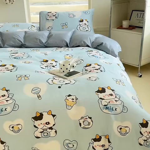 91家纺网 家纺一手货源 找家纺 可可家纺 2025新款印花卡通芦荟棉被套亲肤被罩单件小清新 小奶牛