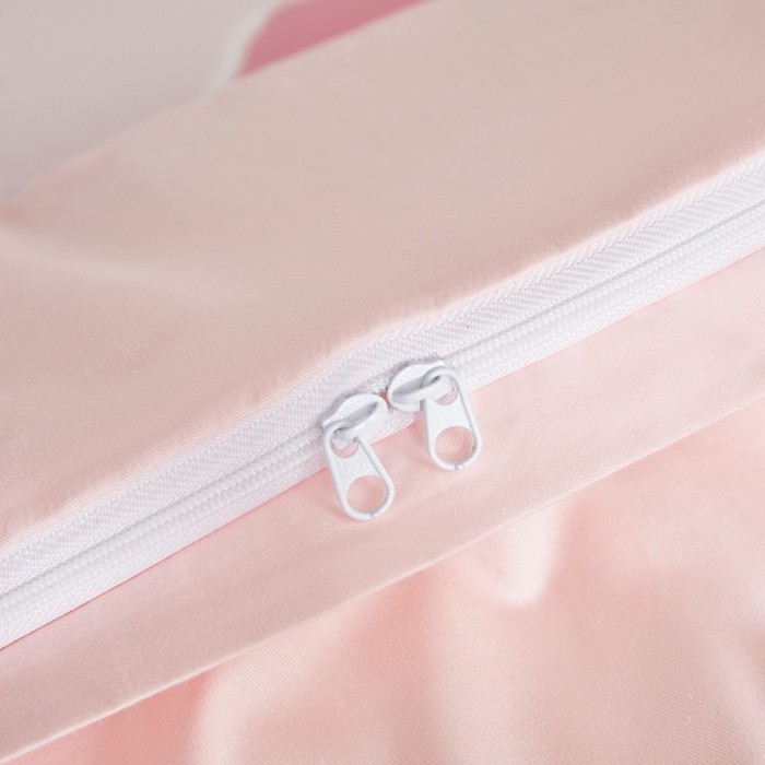 91家纺网 家纺一手货源 找家纺 荷马之梦 2025新款A类全棉40s数码印花手绘风大版卡通儿童幼儿园套件-童画系列 童画-生日小兔