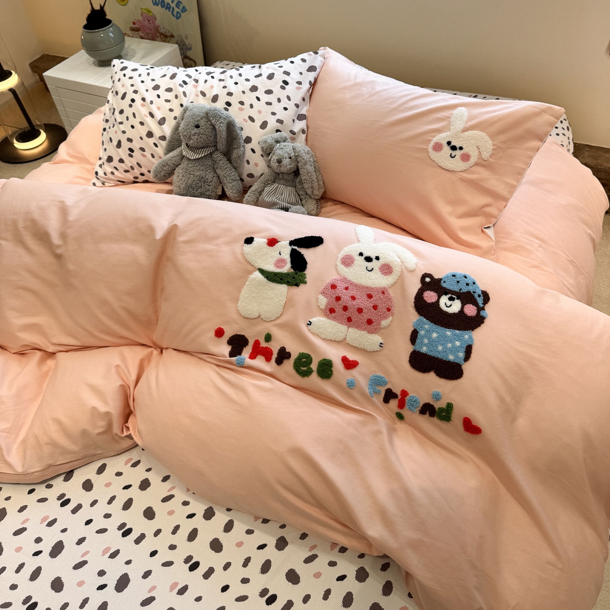 91家纺网 家纺一手货源 找家纺 怡家居 2025新款全棉纯棉印花加绣花四件套第二批 好朋友