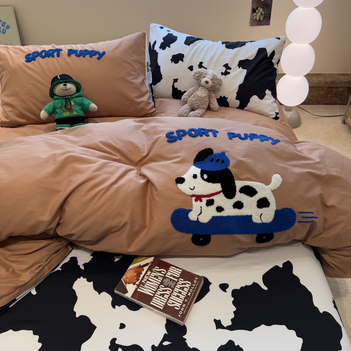 怡家居 2025新款全棉纯棉印花加绣花四件套第二批 滑板狗-咖