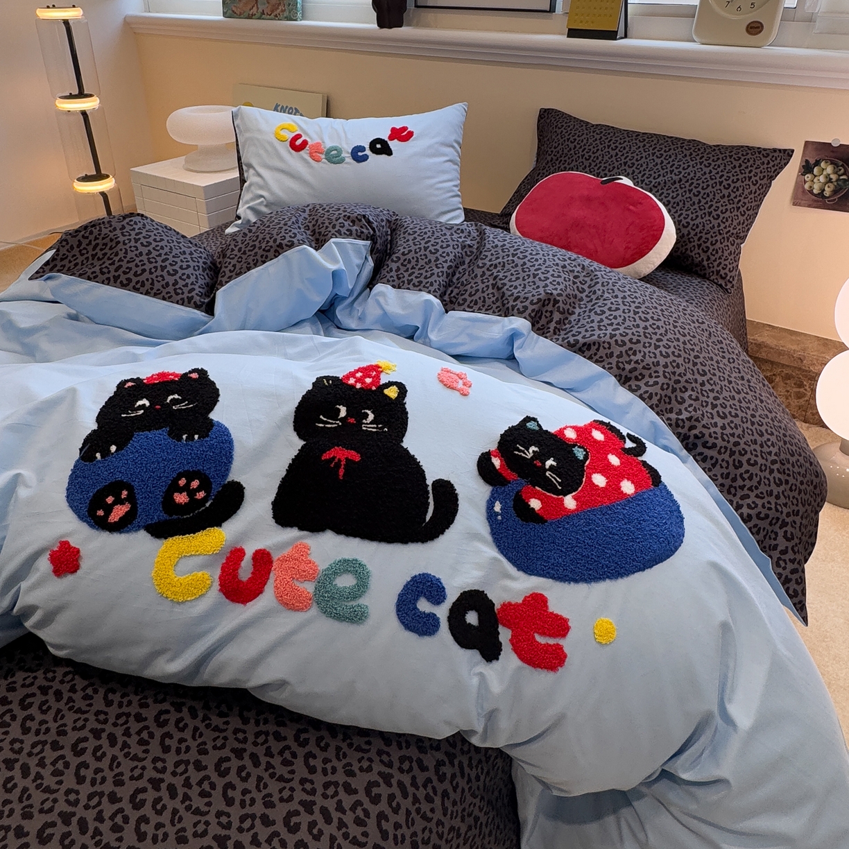 91家纺网 家纺一手货源 找家纺 怡家居 2025新款全棉纯棉印花加绣花四件套第二批 可爱猫咪