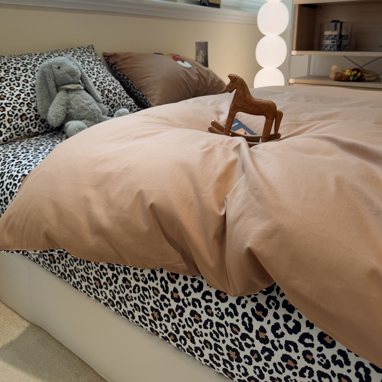 91家纺网 家纺一手货源 找家纺 怡家居 2025新款全棉纯棉印花加绣花四件套第二批 快乐家族