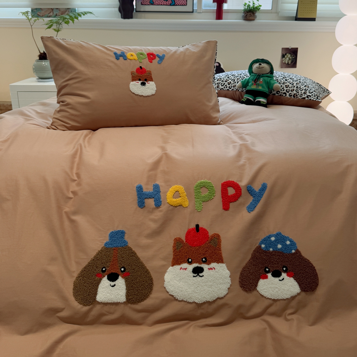 91家纺网 家纺一手货源 找家纺 怡家居 2025新款全棉纯棉印花加绣花四件套第二批 快乐家族