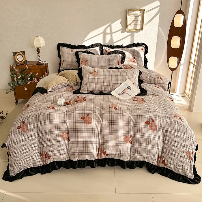 91家纺网 家纺一手货源 找家纺 佳一 2025新款赫本风牛奶绒床裙款花边四件套 布拉格