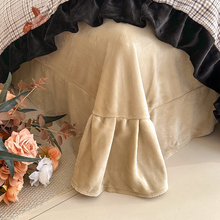 91家纺网 家纺一手货源 找家纺 佳一 2025新款赫本风牛奶绒床裙款花边四件套 布拉格