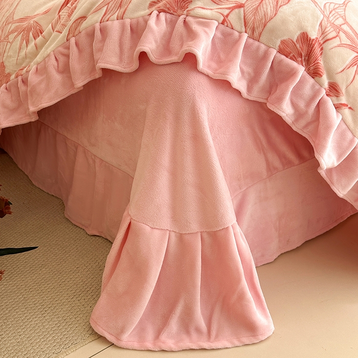 91家纺网 家纺一手货源 找家纺 佳一 2025新款赫本风牛奶绒床裙款花边四件套 海棠粉