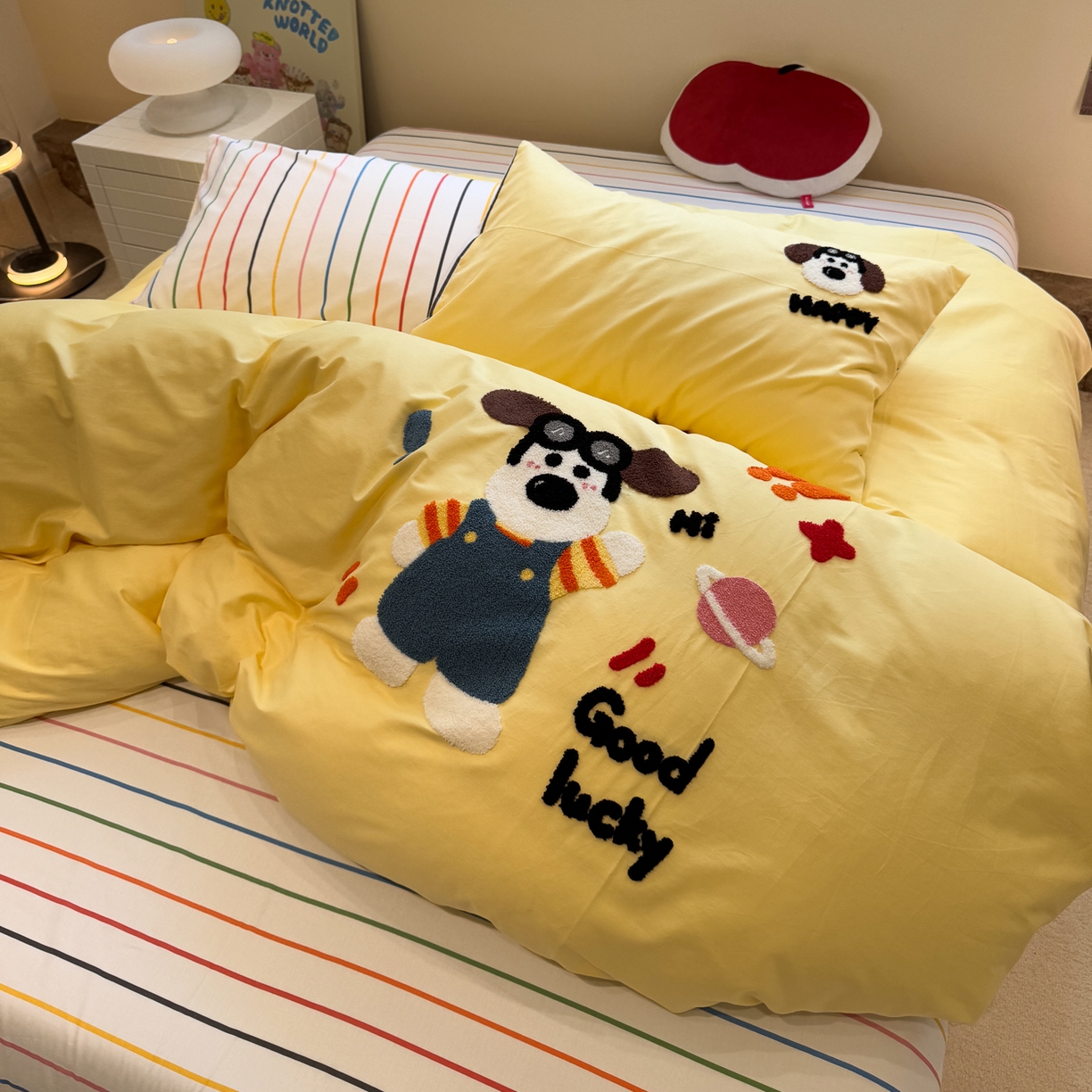 91家纺网 家纺一手货源 找家纺 怡家居 2025新款全棉纯棉印花加绣花四件套第二批 墨镜狗狗