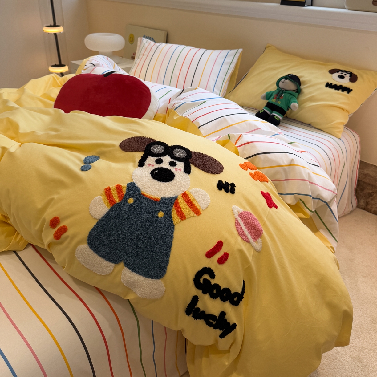 91家纺网 家纺一手货源 找家纺 怡家居 2025新款全棉纯棉印花加绣花四件套第二批 墨镜狗狗