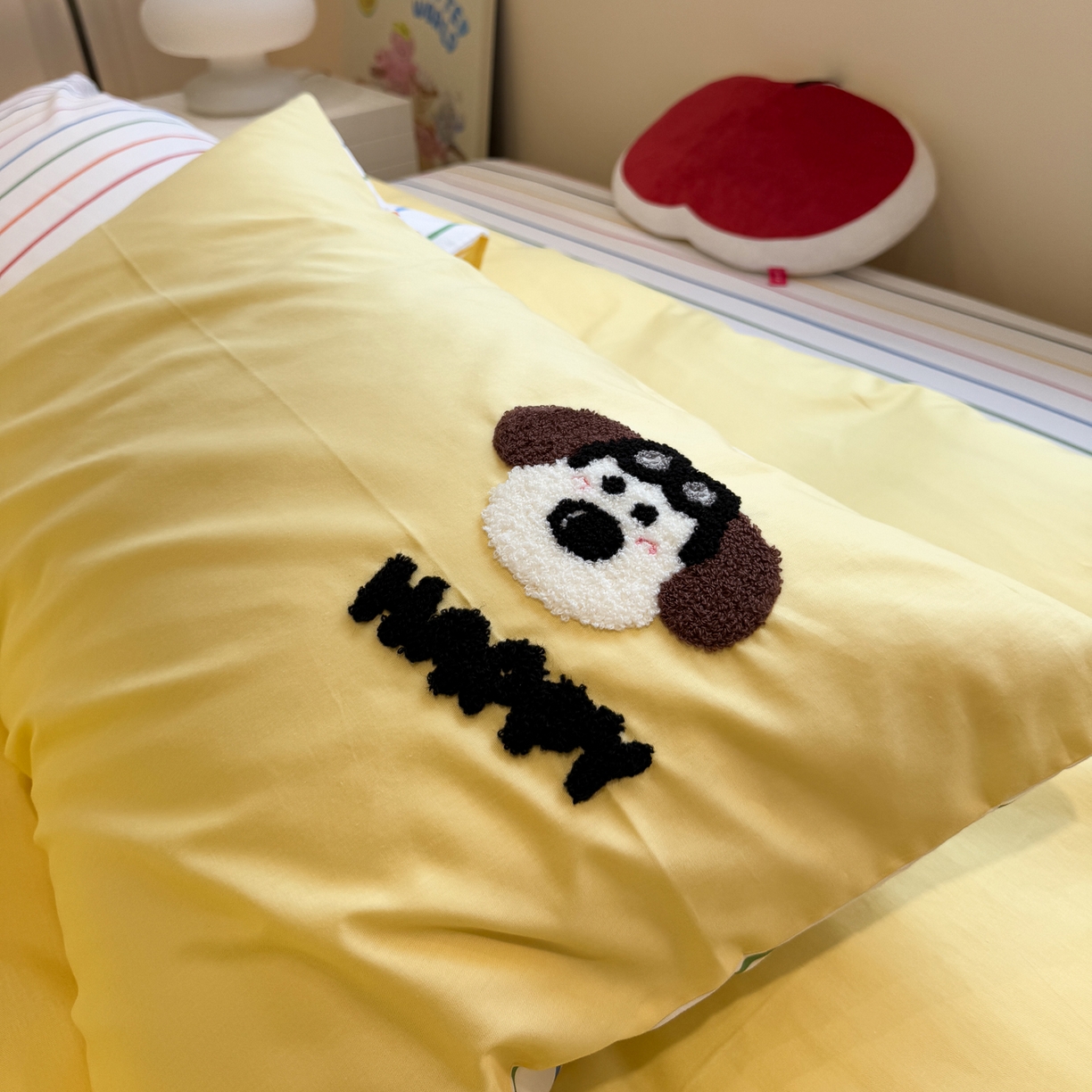 91家纺网 家纺一手货源 找家纺 怡家居 2025新款全棉纯棉印花加绣花四件套第二批 墨镜狗狗