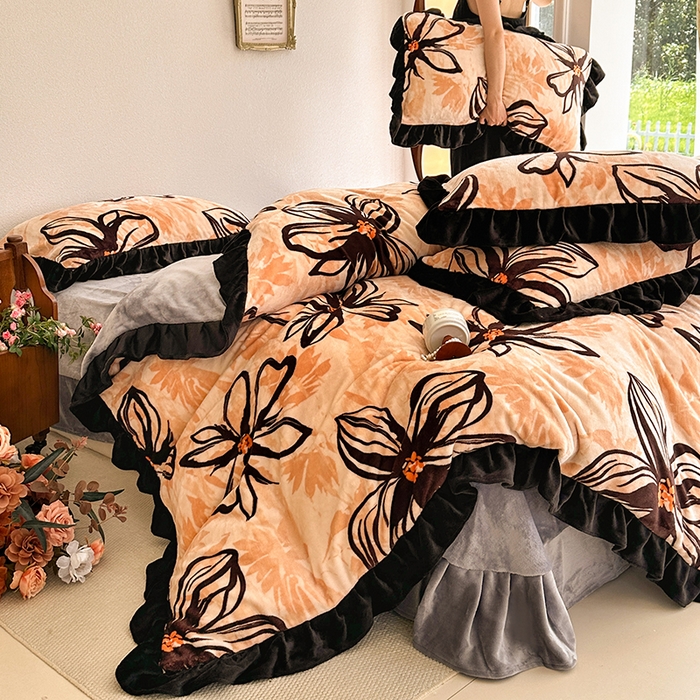 91家纺网 家纺一手货源 找家纺 佳一 2025新款赫本风牛奶绒床裙款花边四件套 米兰春天