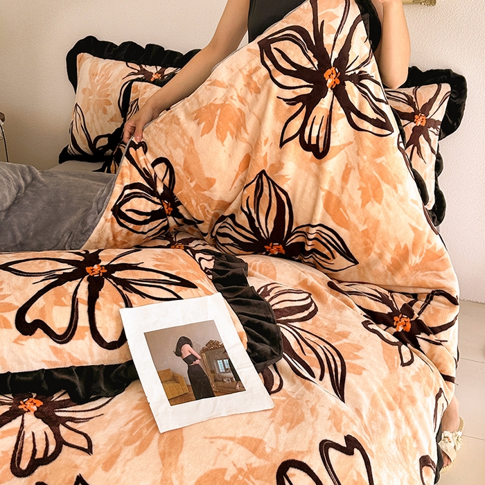 91家纺网 家纺一手货源 找家纺 佳一 2025新款赫本风牛奶绒床裙款花边四件套 米兰春天