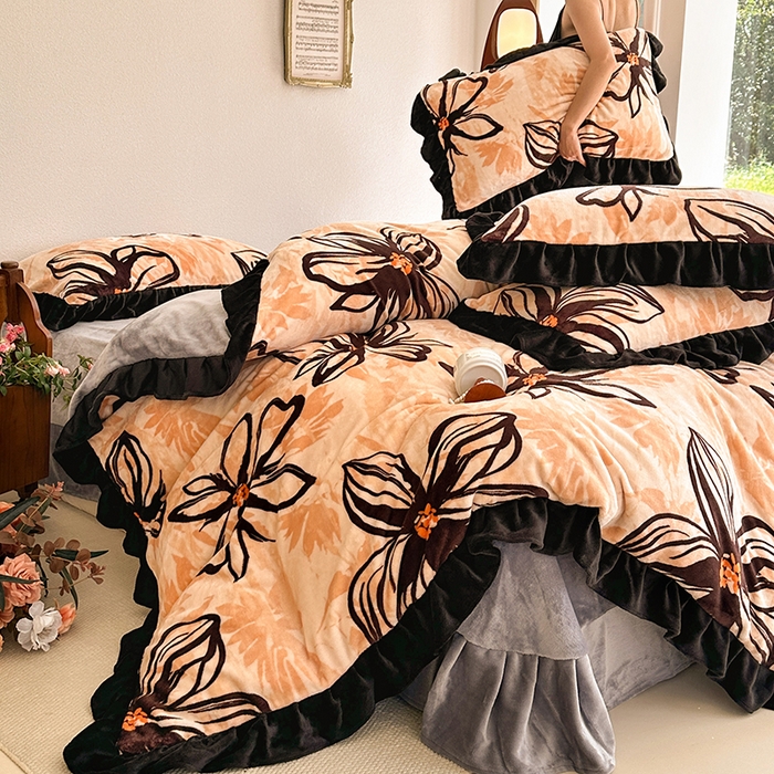 91家纺网 家纺一手货源 找家纺 佳一 2025新款赫本风牛奶绒床裙款花边四件套 米兰春天