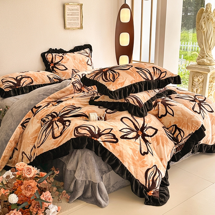 佳一 2025新款赫本风牛奶绒床裙款花边四件套 米兰春天