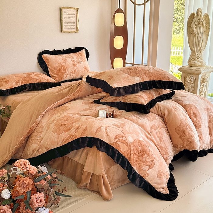 佳一 2025新款赫本风牛奶绒床裙款花边四件套 山茶花