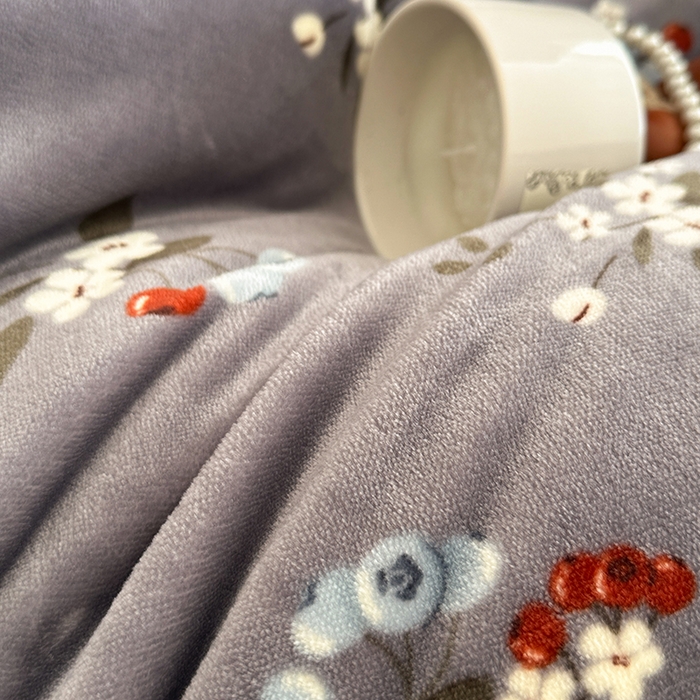 91家纺网 家纺一手货源 找家纺 佳一 2025新款赫本风牛奶绒床裙款花边四件套 樱花