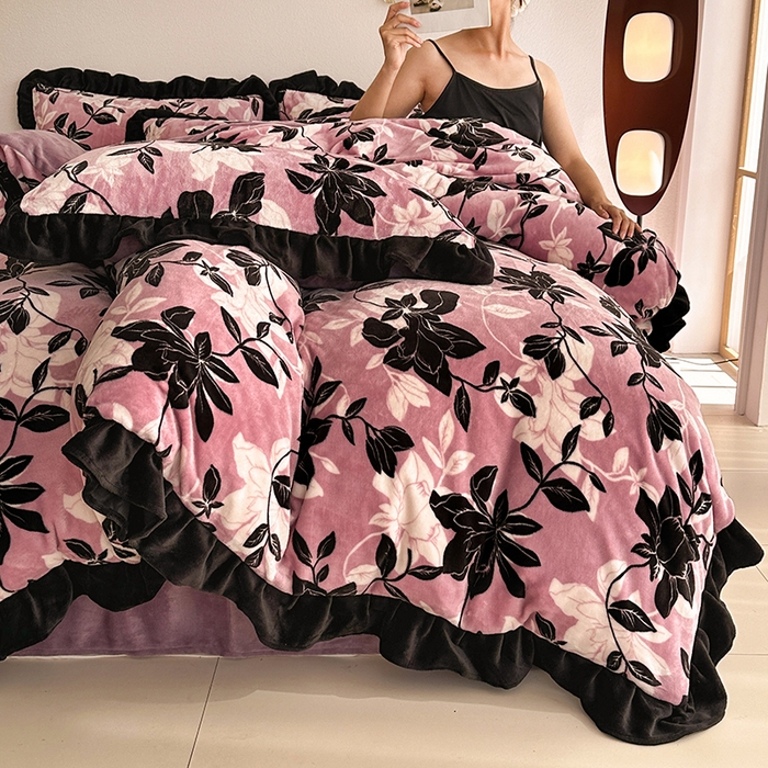 91家纺网 家纺一手货源 找家纺 佳一 2025新款赫本风牛奶绒床裙款花边四件套 紫薇