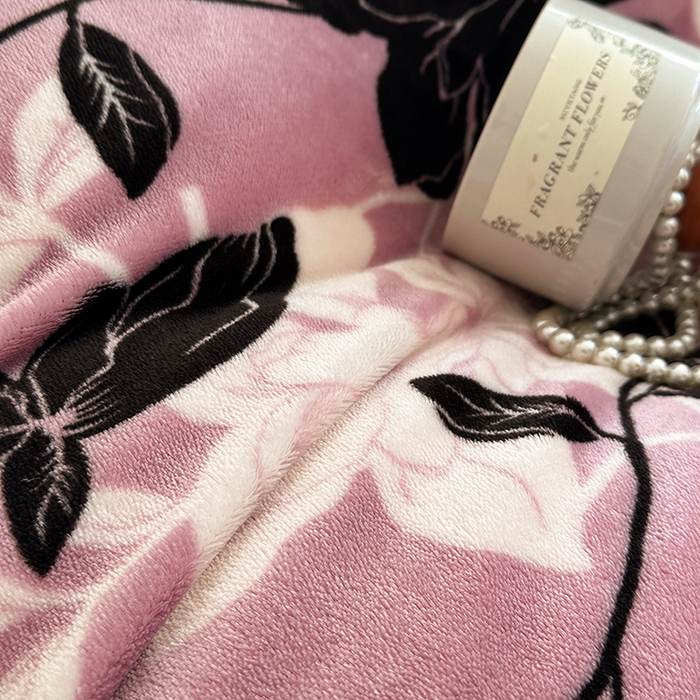 91家纺网 家纺一手货源 找家纺 佳一 2025新款赫本风牛奶绒床裙款花边四件套 紫薇