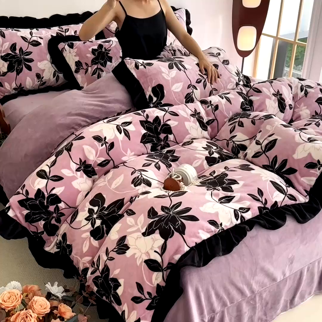 91家纺网 家纺一手货源 找家纺 佳一 2025新款赫本风牛奶绒床裙款花边四件套 紫薇