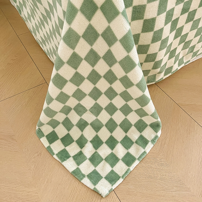 91家纺网 家纺一手货源 找家纺 三朵家纺 2025秋冬新款法莱绒混搭系列四件套 橄榄绿+绿格