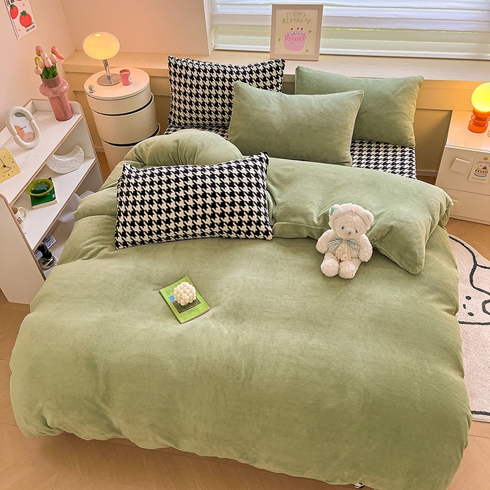 91家纺网 家纺一手货源 找家纺 三朵家纺 2025秋冬新款法莱绒混搭系列四件套 苹果绿