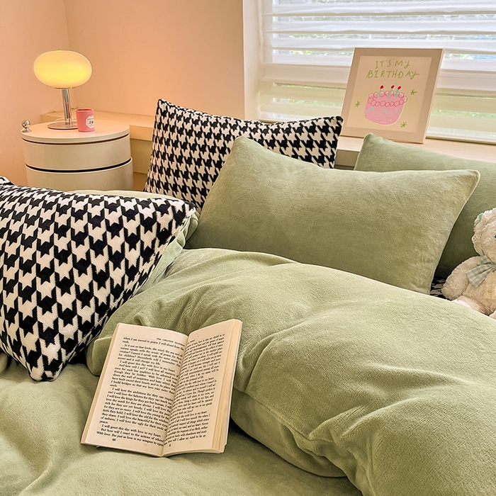 91家纺网 家纺一手货源 找家纺 三朵家纺 2025秋冬新款法莱绒混搭系列四件套 苹果绿