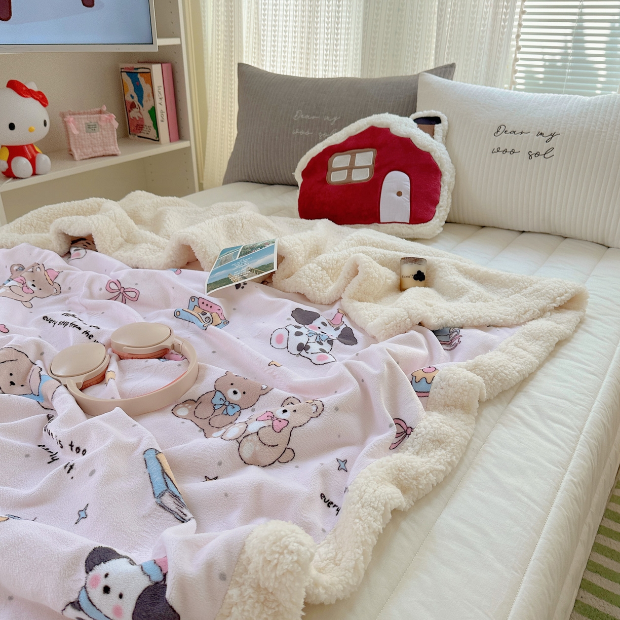 91家纺网 家纺一手货源 找家纺 六巷胡同 2025新款INS卡通A类牛奶绒羊羔绒毛毯毯子 磁带熊仔粉