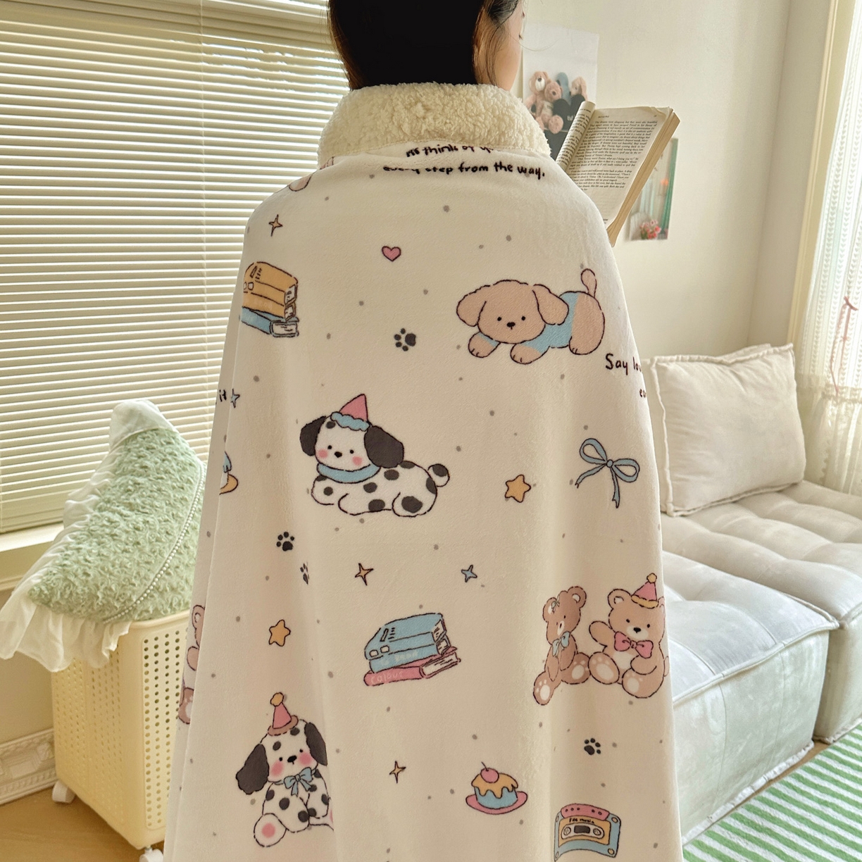 91家纺网 家纺一手货源 找家纺 六巷胡同 2025新款INS卡通A类牛奶绒羊羔绒毛毯毯子 磁带熊仔米