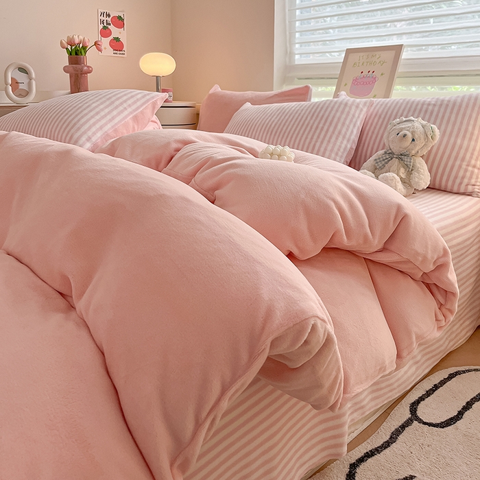 91家纺网 家纺一手货源 找家纺 （总）三朵家纺 2025秋冬新款法莱绒混搭系列四件套